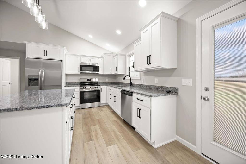 10 Lone Oak Road Clarkson, KY 42726 - Photo 11 of 28 1293887-c5b5c725-d983-4f62-a81a-4814f475