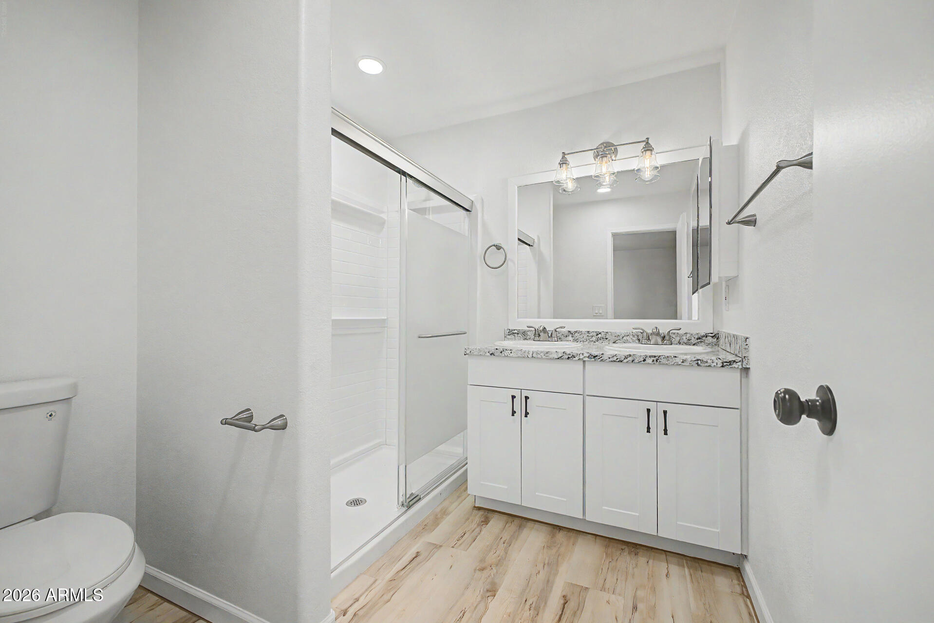 9010 West Griswold Road Peoria, AZ 85345 - Photo 18 of 35 Master Bathroom