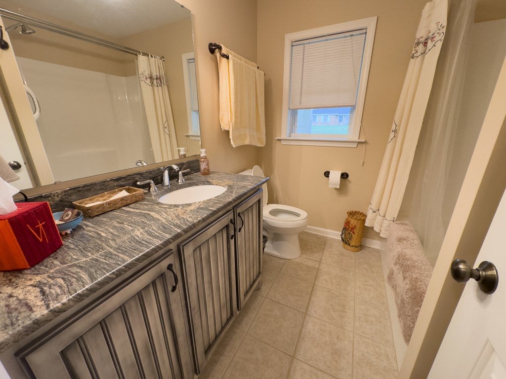 1937 Commonwealth Road Galax, VA 24333 - Photo 11 of 36 Gallery Image 11