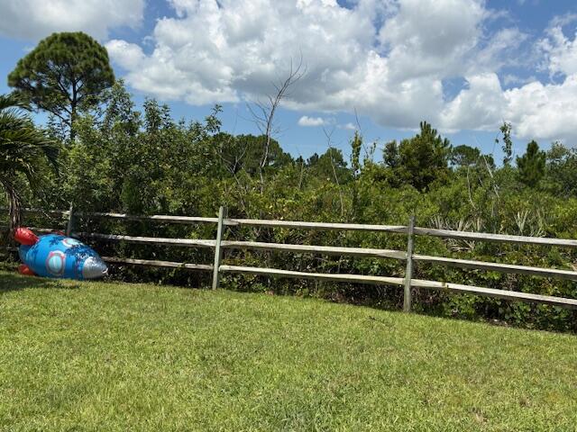 571 Old Country Rd S East Palm Bay, FL 32909 - Photo 36 of 37 a view of an outdoor space