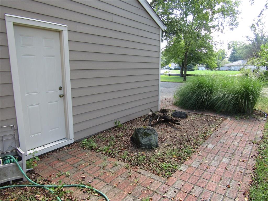 1110 Rocky Ford Road Columbus, IN 47203 - Photo 3 of 16 Gallery Image 3