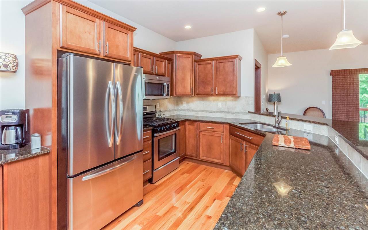 2911 Caspian Road Hiawatha, IA 52233 - Photo 4 of 21 Gallery Image 4