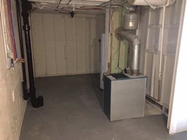 124 Cherokee Drive Springfield, MA 01109 - Photo 16 of 16 Gallery Image 16