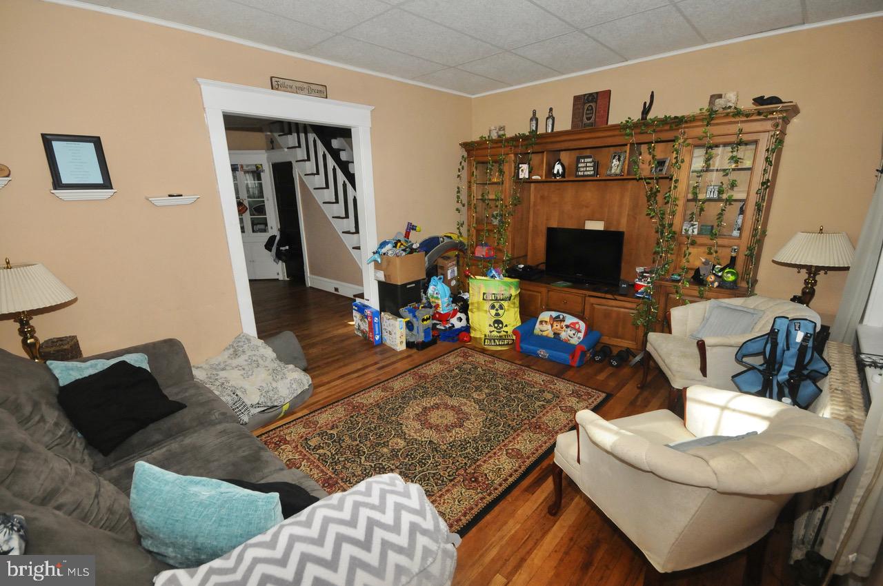 70 Riverside Avenue Roebling, NJ 08554 - Photo 3 of 33 Living Room