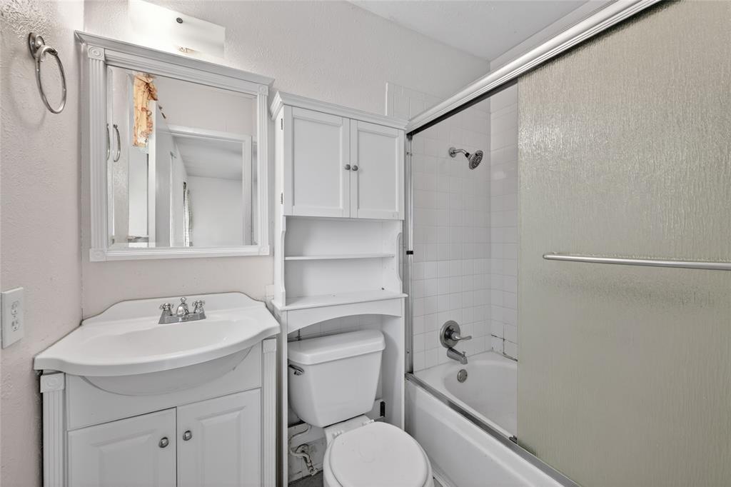 910 Kerry Street Benbrook, TX 76126 - Photo 17 of 32