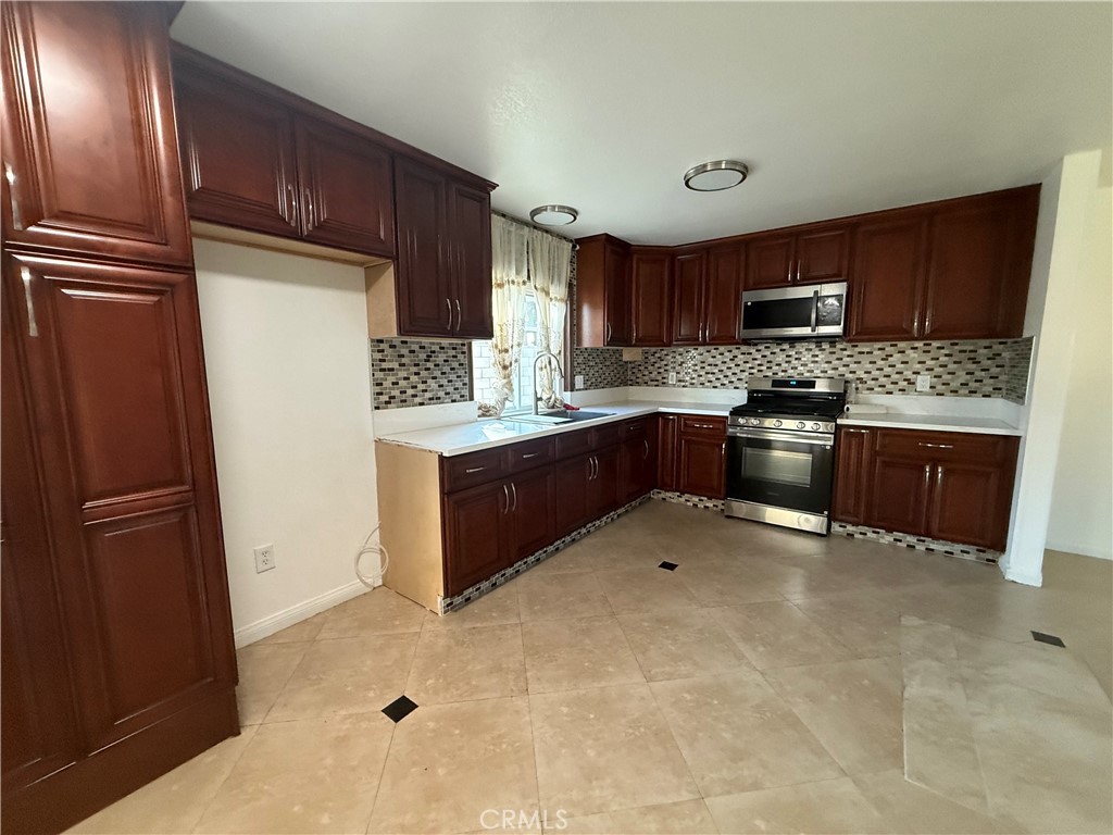 1626 Kirby Court Redlands, CA 92374 - Photo 2 of 3