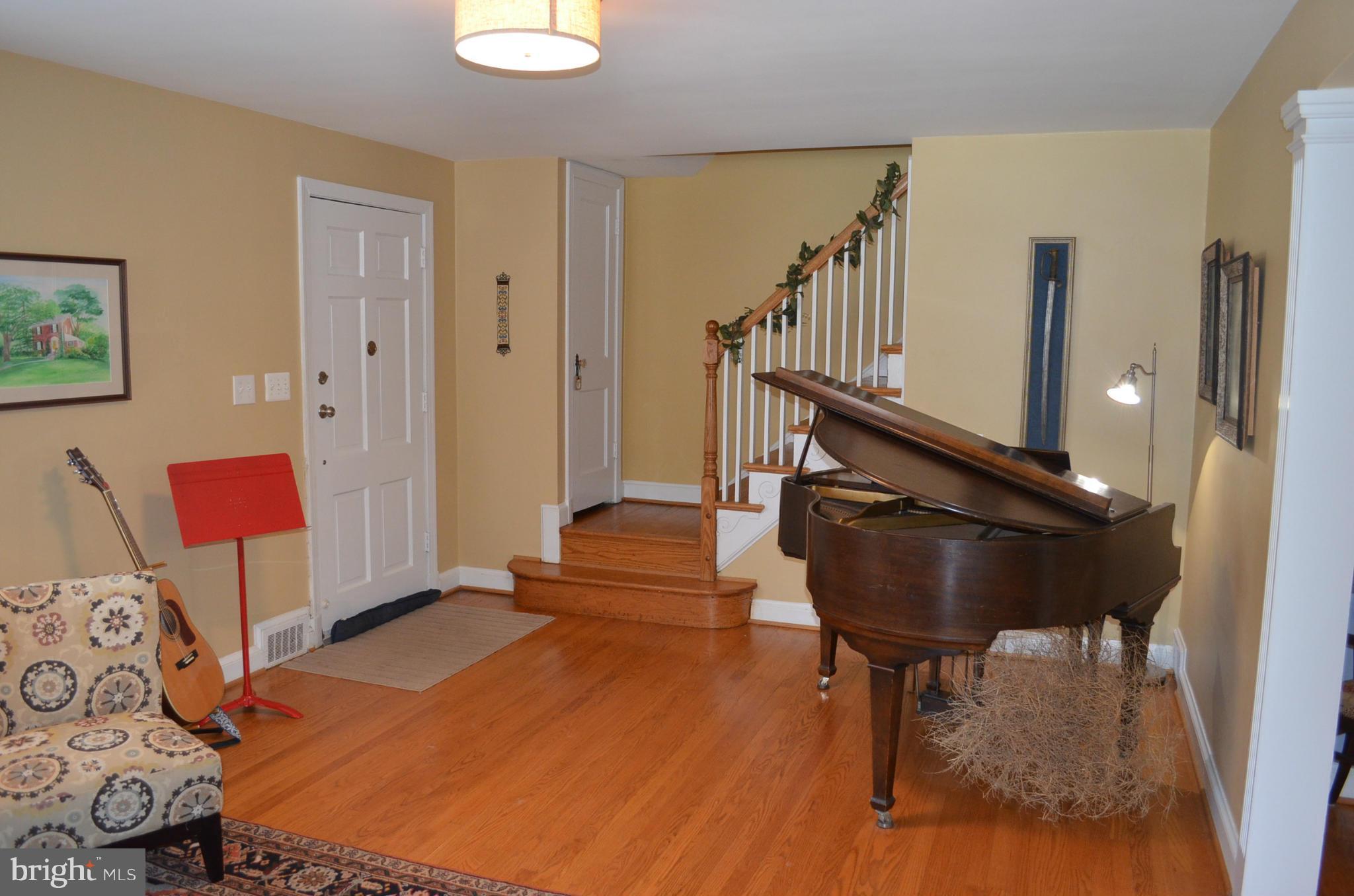 9615 Flower Avenue Silver Spring, MD 20901 - Photo 22 of 30 Living Room
