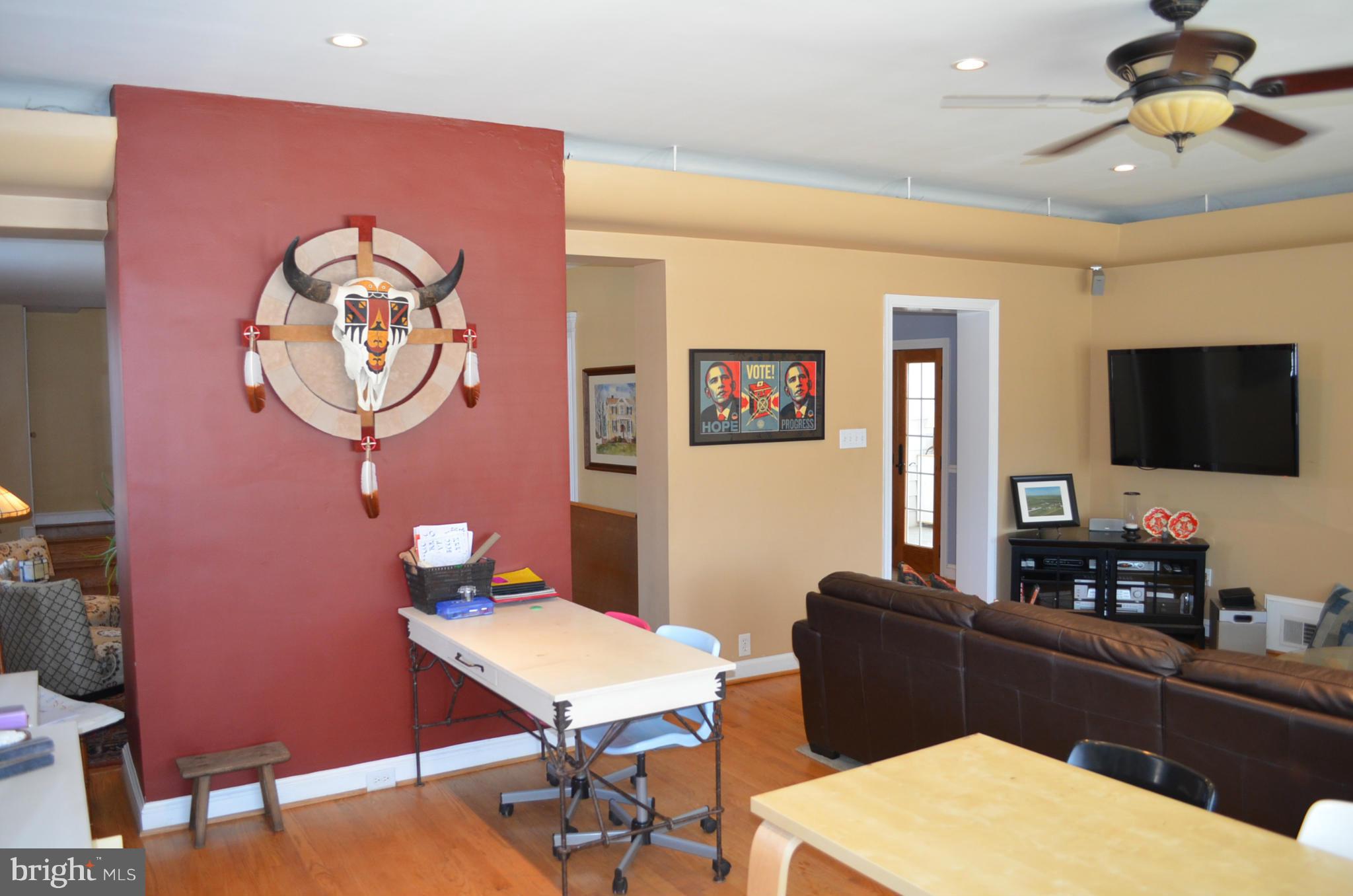 9615 Flower Avenue Silver Spring, MD 20901 - Photo 6 of 30 Living Room