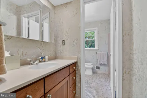 $1,100,000 | 8216 Inverness Hollow Terrace, Potomac, MD 20854