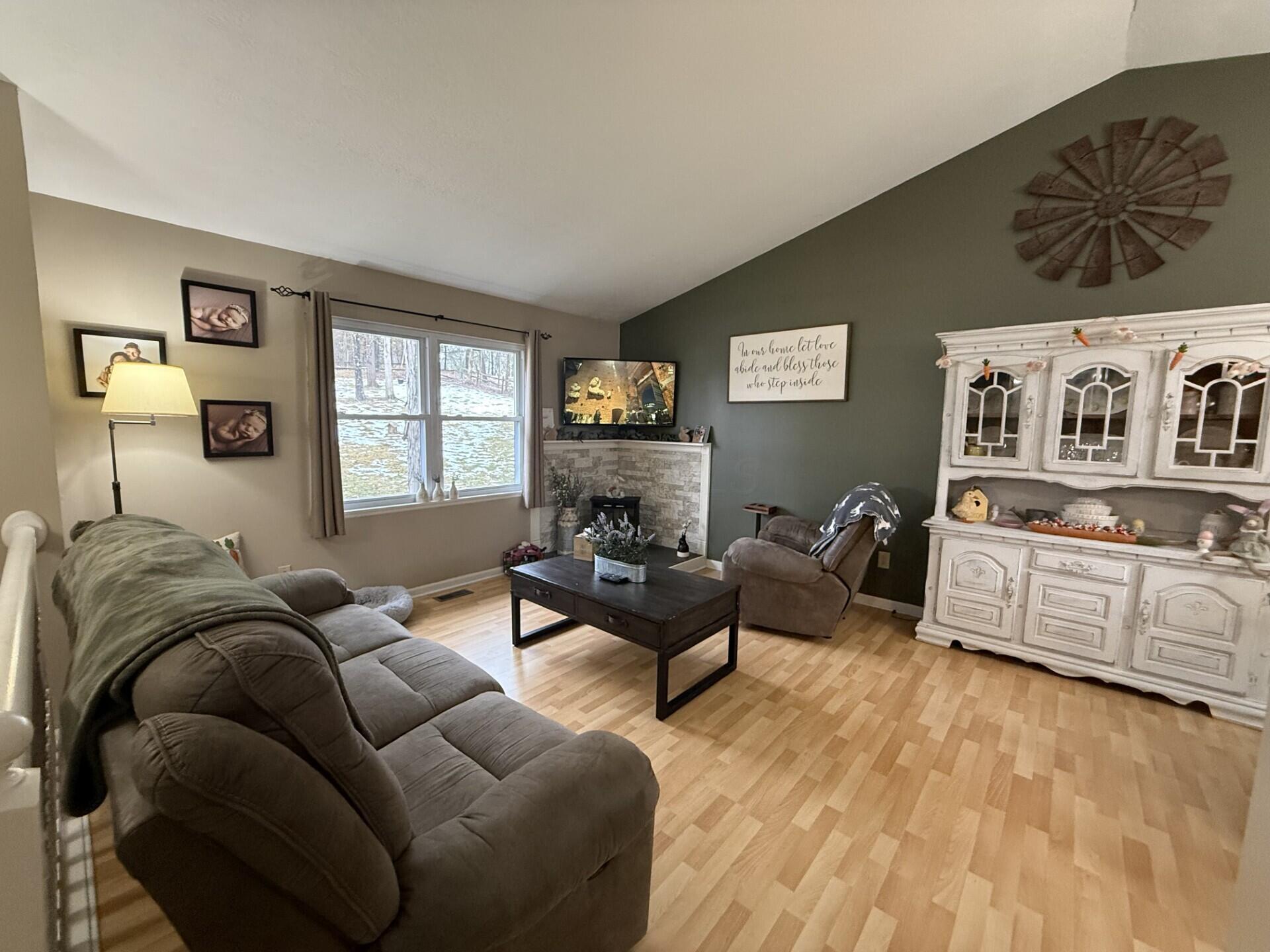 31108 Mays Road Logan, OH 43138 - Photo 3 of 23 Living Room