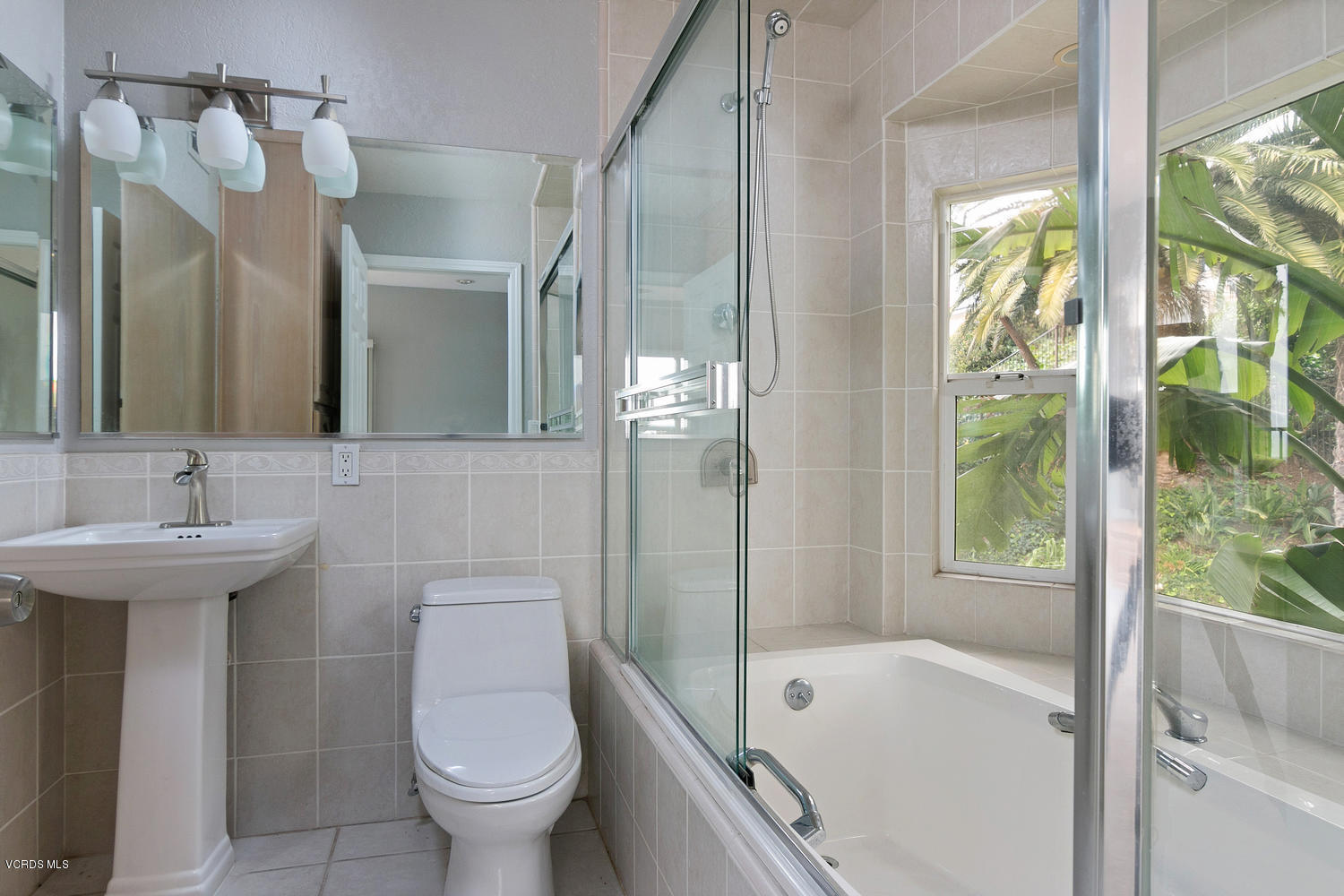 762 Skyline Road Ventura, CA 93003 - Photo 19 of 38 762 Skyline Rd-MLS_Size-019-6-Master Bat