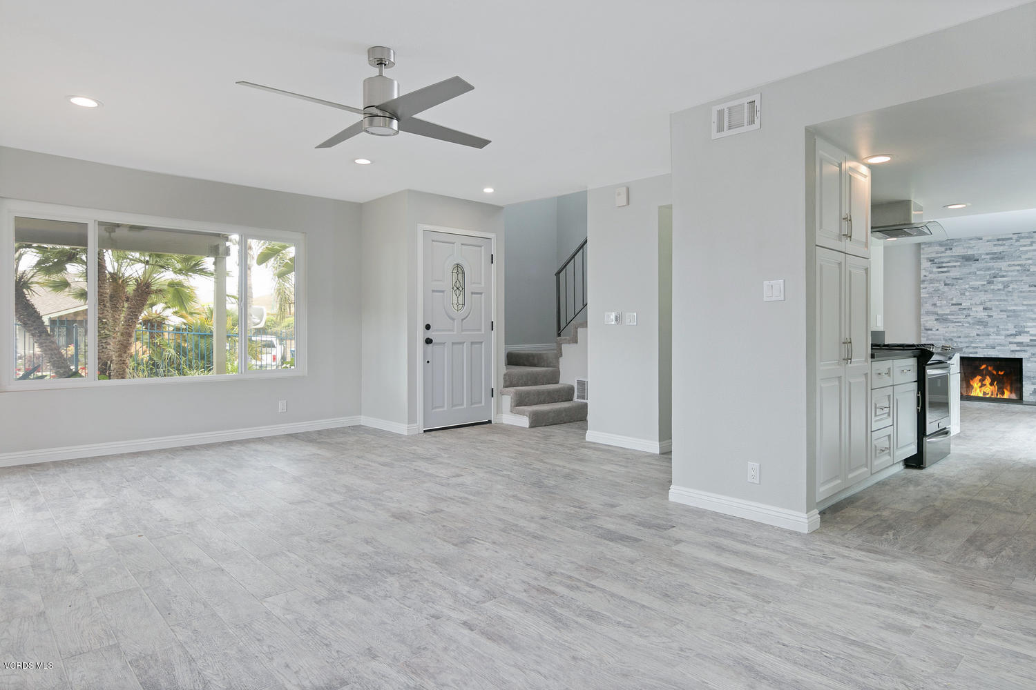 762 Skyline Road Ventura, CA 93003 - Photo 9 of 38 762 Skyline Rd-MLS_Size-009-23-LivingDin