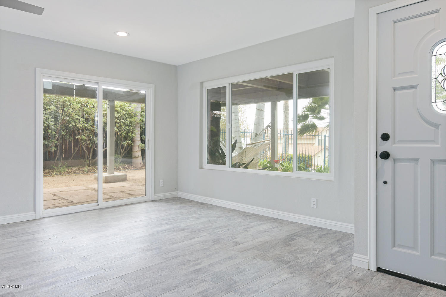 762 Skyline Road Ventura, CA 93003 - Photo 10 of 38 762 Skyline Rd-MLS_Size-010-12-Living Ro