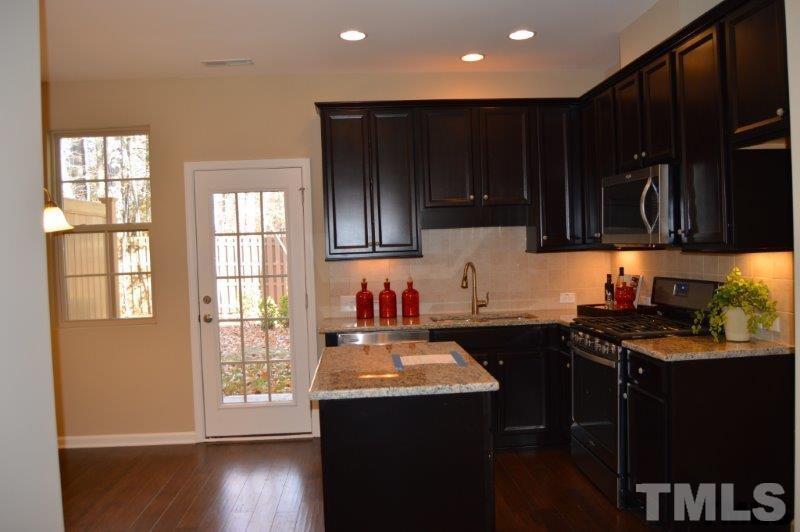 694 Wickham Ridge Road, Unit 139 Apex, NC 27539 - Photo 5 of 25