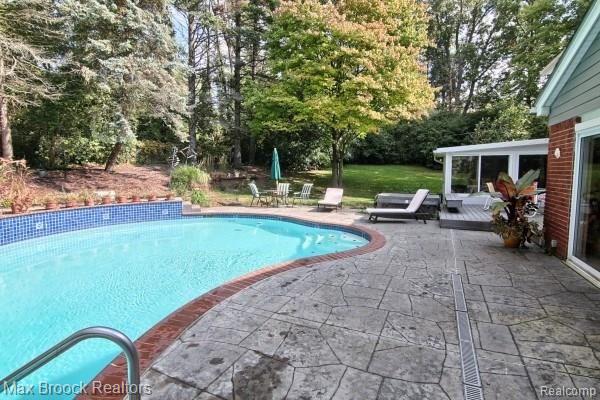 4173 Fieldbrook Road West Bloomfield, MI 48323 - Photo 29 of 32 Pool Deck