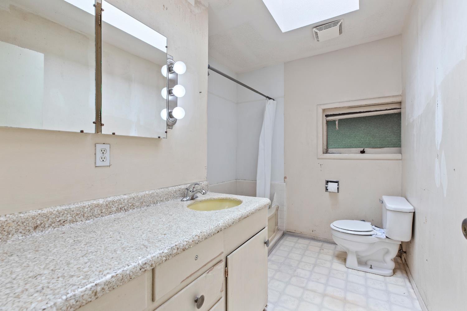 207 Lane Street Modesto, CA 95354 - Photo 15 of 36