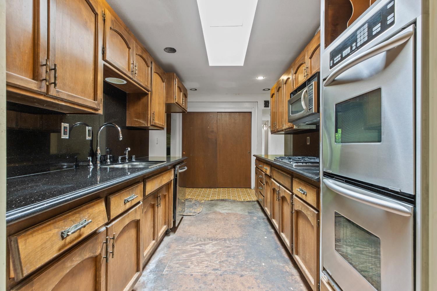 207 Lane Street Modesto, CA 95354 - Photo 9 of 36