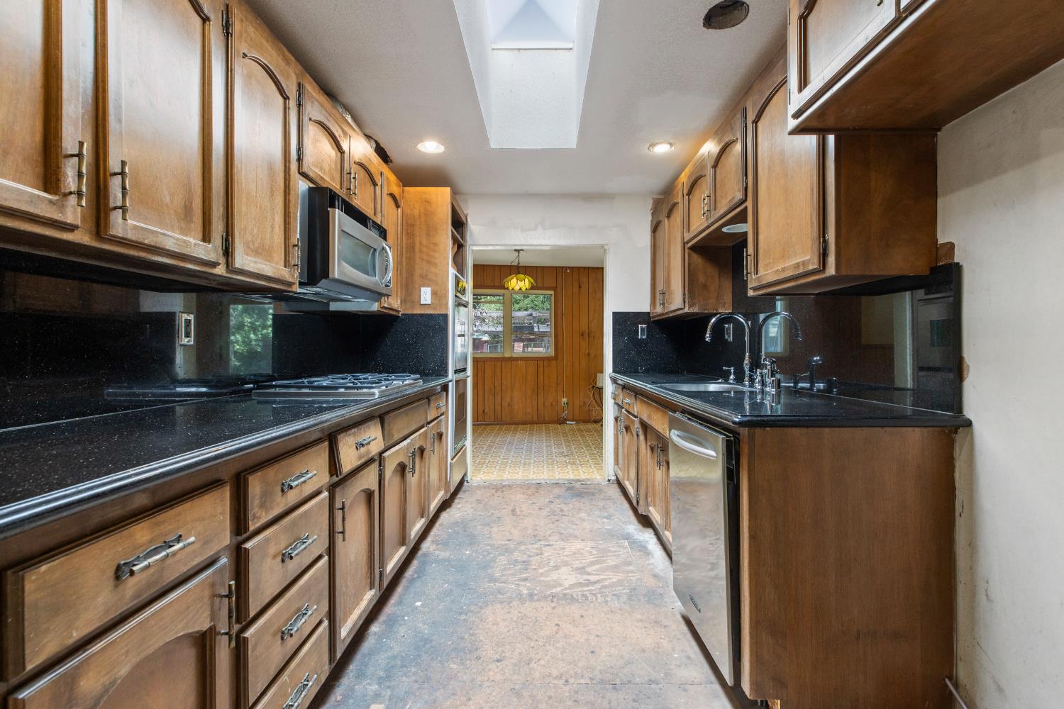 207 Lane Street Modesto, CA 95354 - Photo 10 of 36