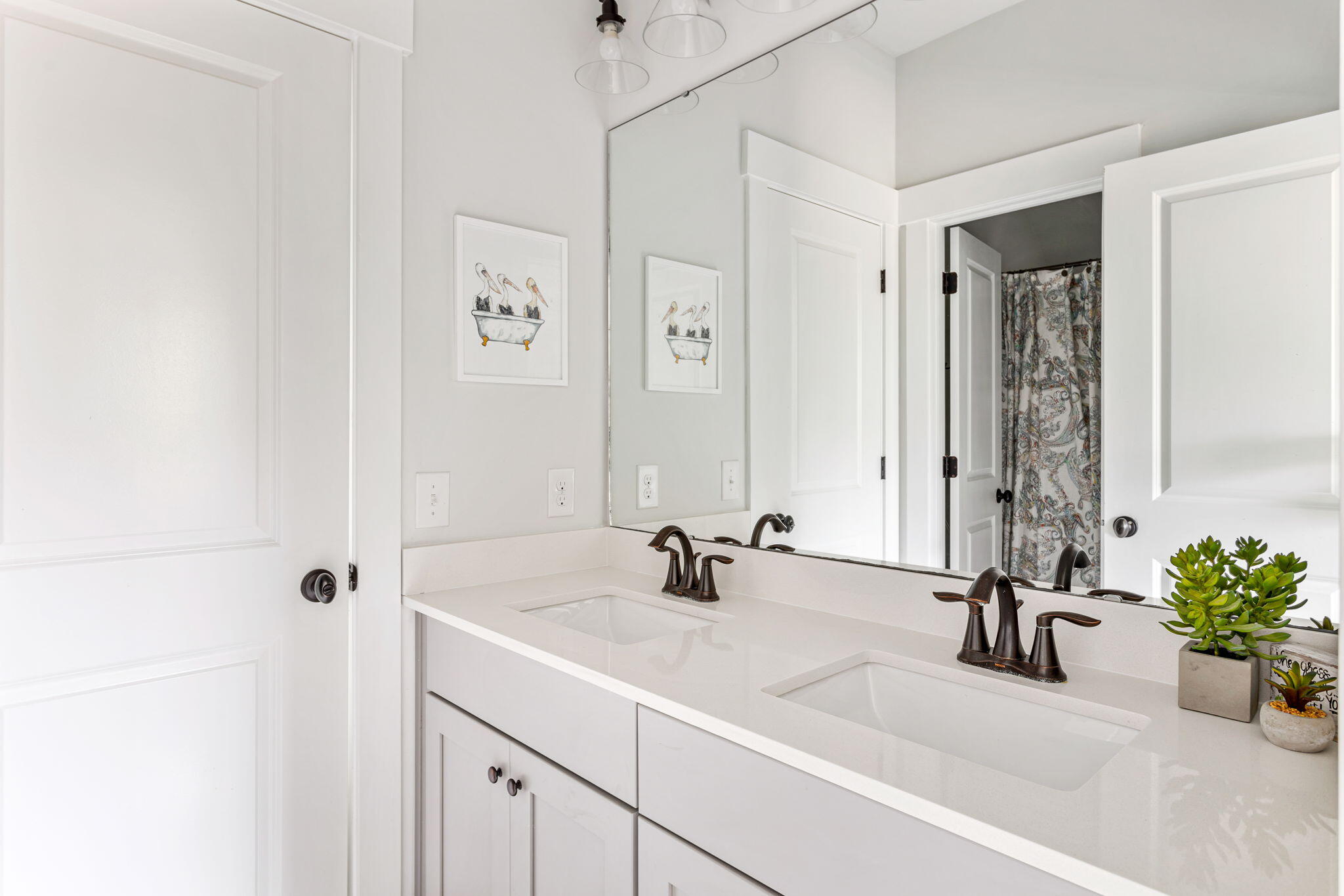 1468 Stratton Place Mount Pleasant, SC 29466 - Photo 21 of 37 Jack n Jill Bath