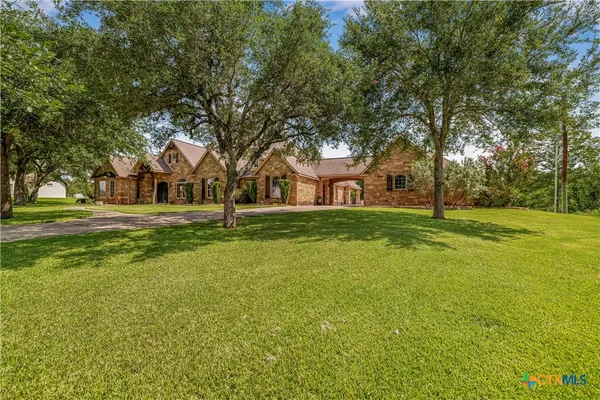 $835,000 | 178 Juniper Trail, Yoakum, TX 77995