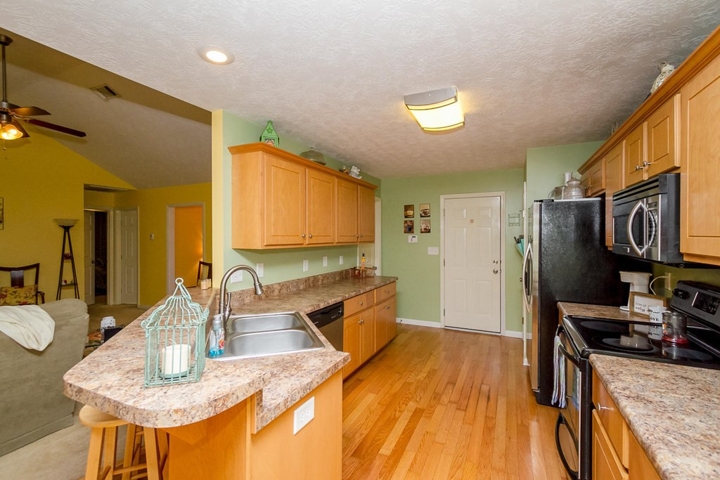528 Lory Lane Grovetown, GA 30813 - Photo 8 of 30 Gallery Image 8