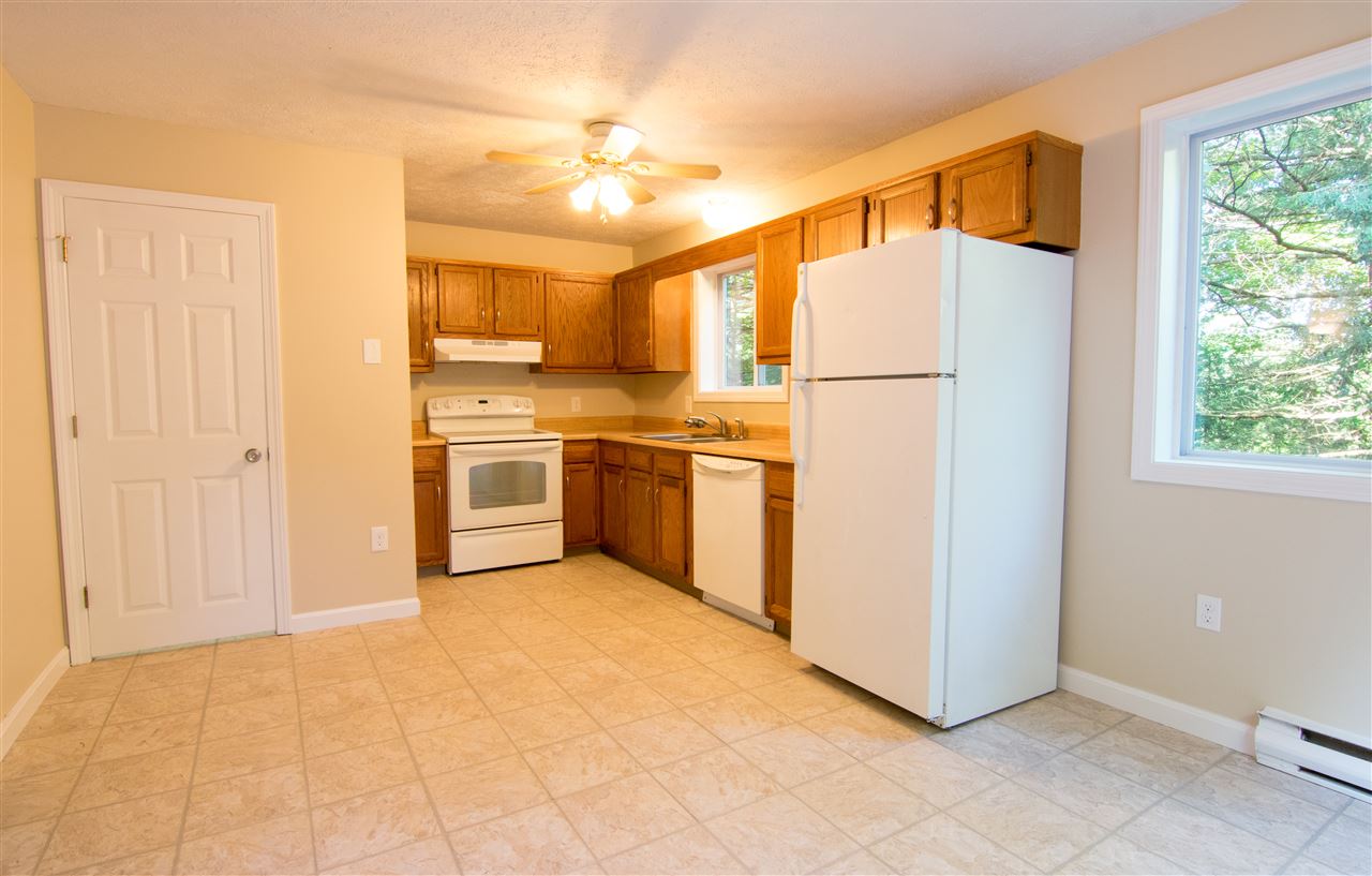 9 R Overlook Drive, Unit R Derry, NH 03038 - Photo 4 of 25