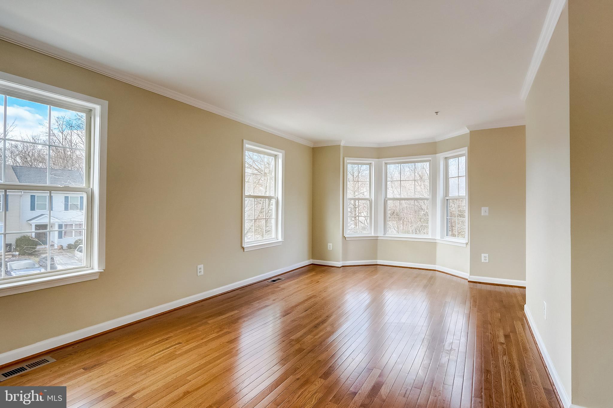 6613 Ridgeborne Drive Baltimore, MD 21237 - Photo 4 of 36 Gallery Image 4