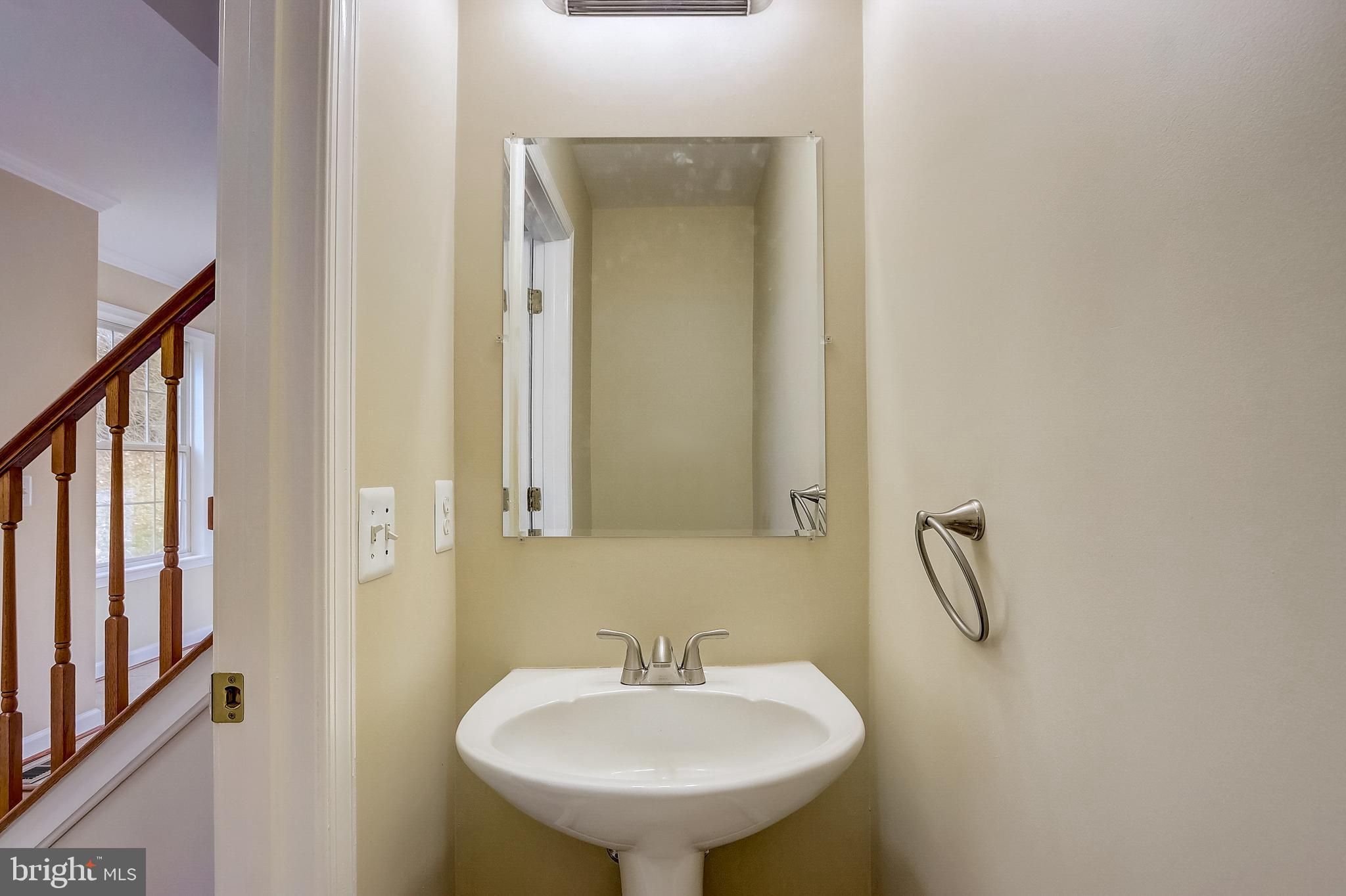 6613 Ridgeborne Drive Baltimore, MD 21237 - Photo 9 of 36 Gallery Image 9
