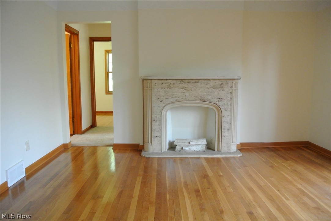 2964 Rockside Road Independence, OH 44131 - Photo 4 of 33 Living room