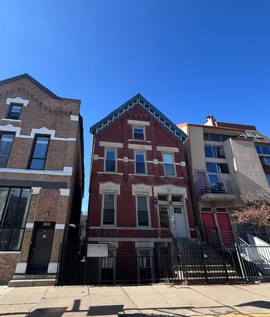 $2,300 | 1300 North Greenview Avenue, Unit 1F, Chicago, IL 60642