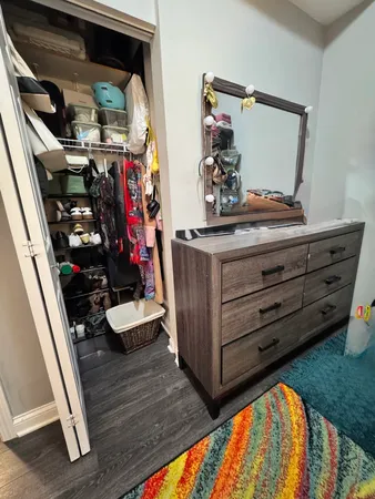 $2,300 | 1300 North Greenview Avenue, Unit 1F, Chicago, IL 60642