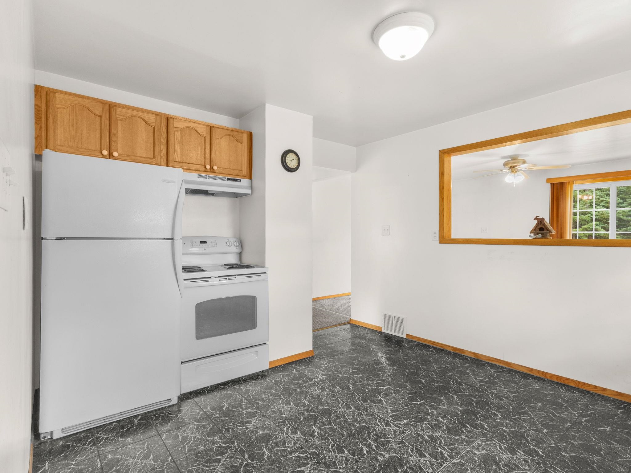 W605 Wiegers Road Marinette, WI 54143 - Photo 6 of 24