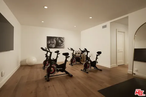 $19,995,000 | 31 Oakmont Drive, Los Angeles, CA 90049