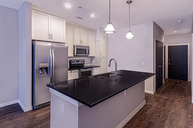 $2,100 | 5609 SMU Boulevard, Unit 305, Dallas, TX 75206