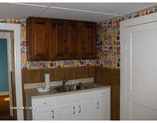 12 Root Road Westfield, MA 01085 - Photo 5 of 6 Gallery Image 5