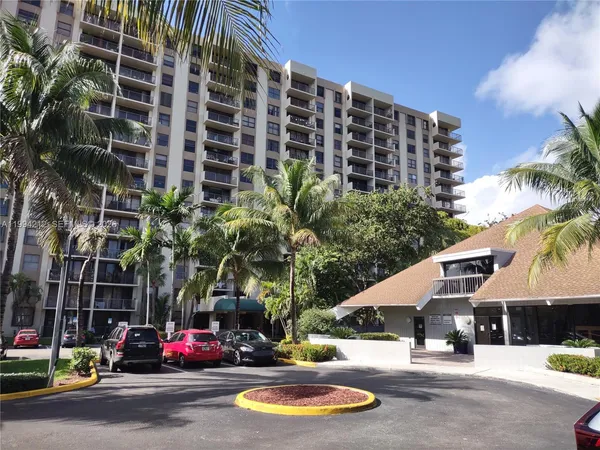 $1,700 | 1470 Northeast 123rd Street, Unit A606, North Miami, FL 33161