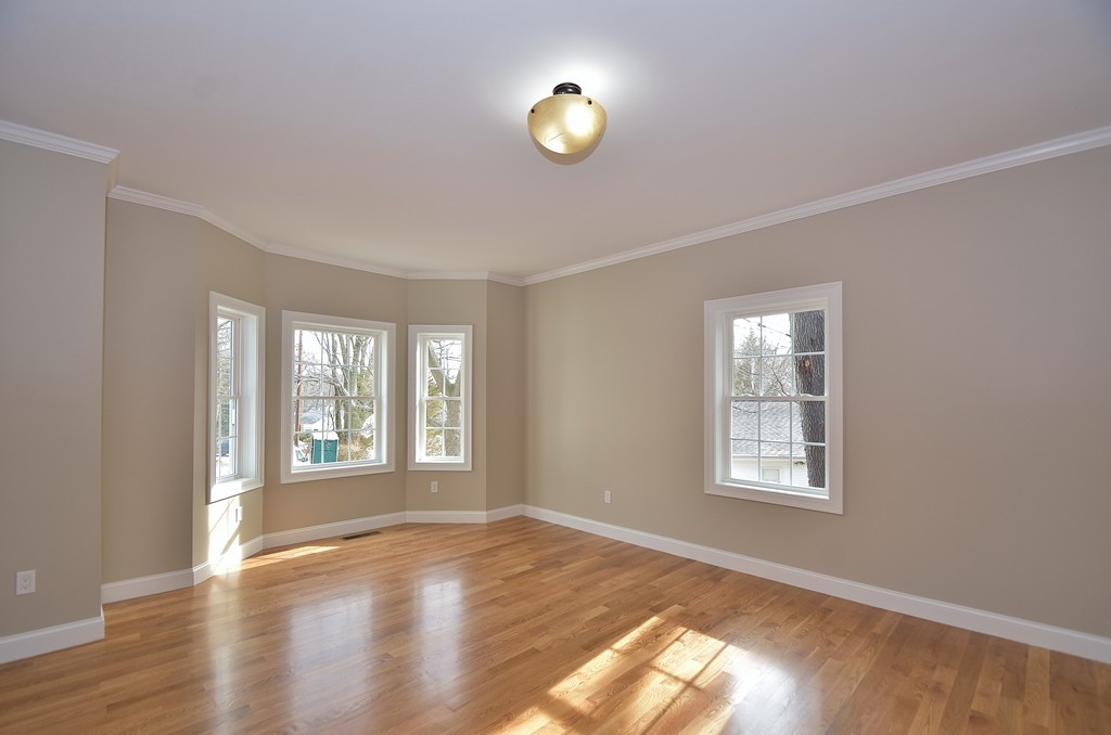 39 Curve Road Stoneham, MA 02180 - Photo 6 of 17 Gallery Image 6