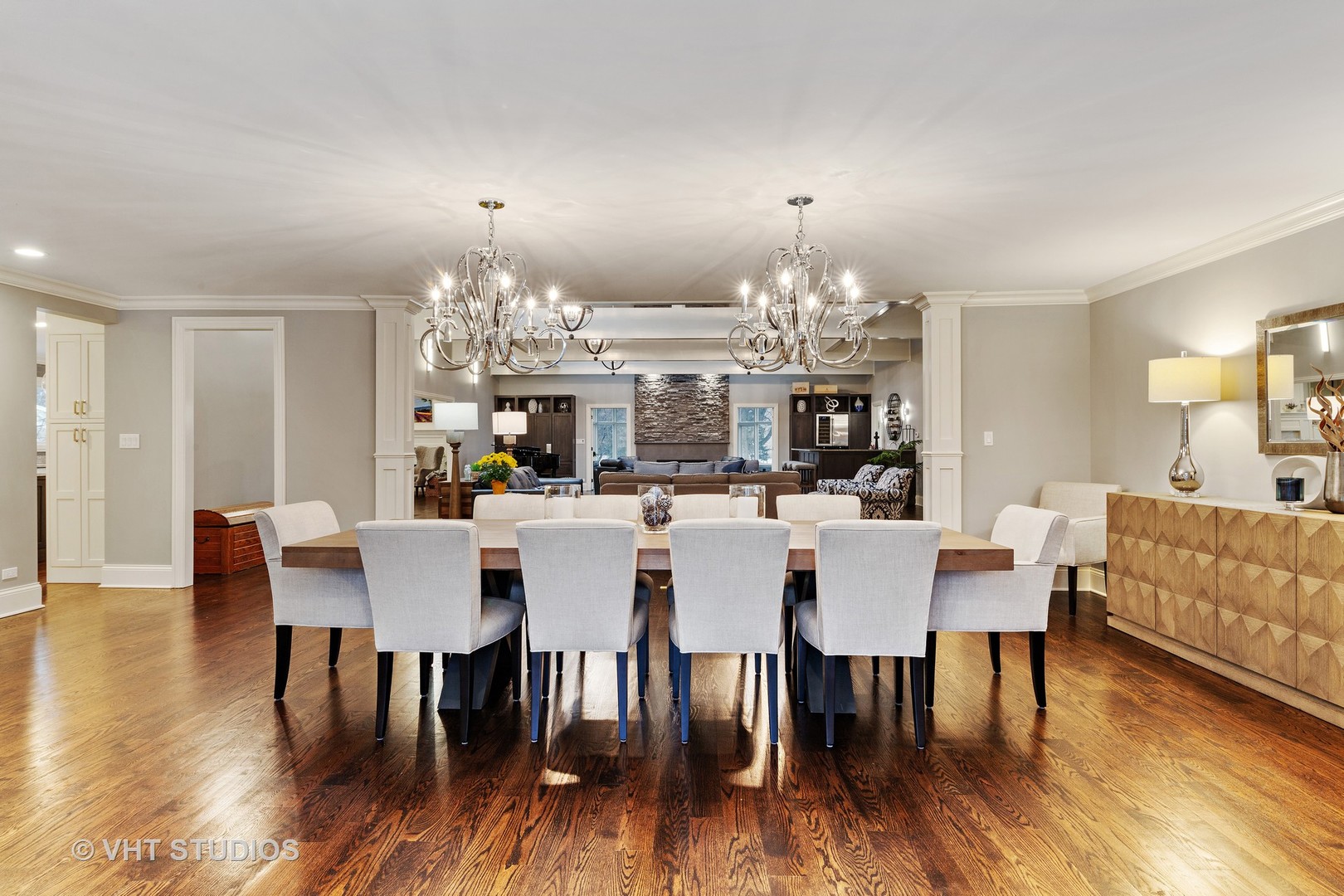 2801 Meyers Road Oak Brook, IL 60523 - Photo 18 of 48 a view of a dining room with furniture and wooden floor