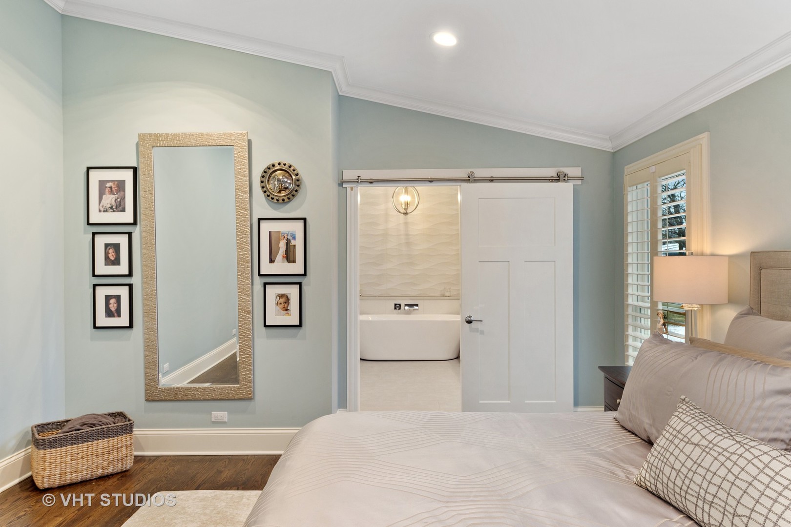 2801 Meyers Road Oak Brook, IL 60523 - Photo 21 of 48 a bedroom with a bed and a couch