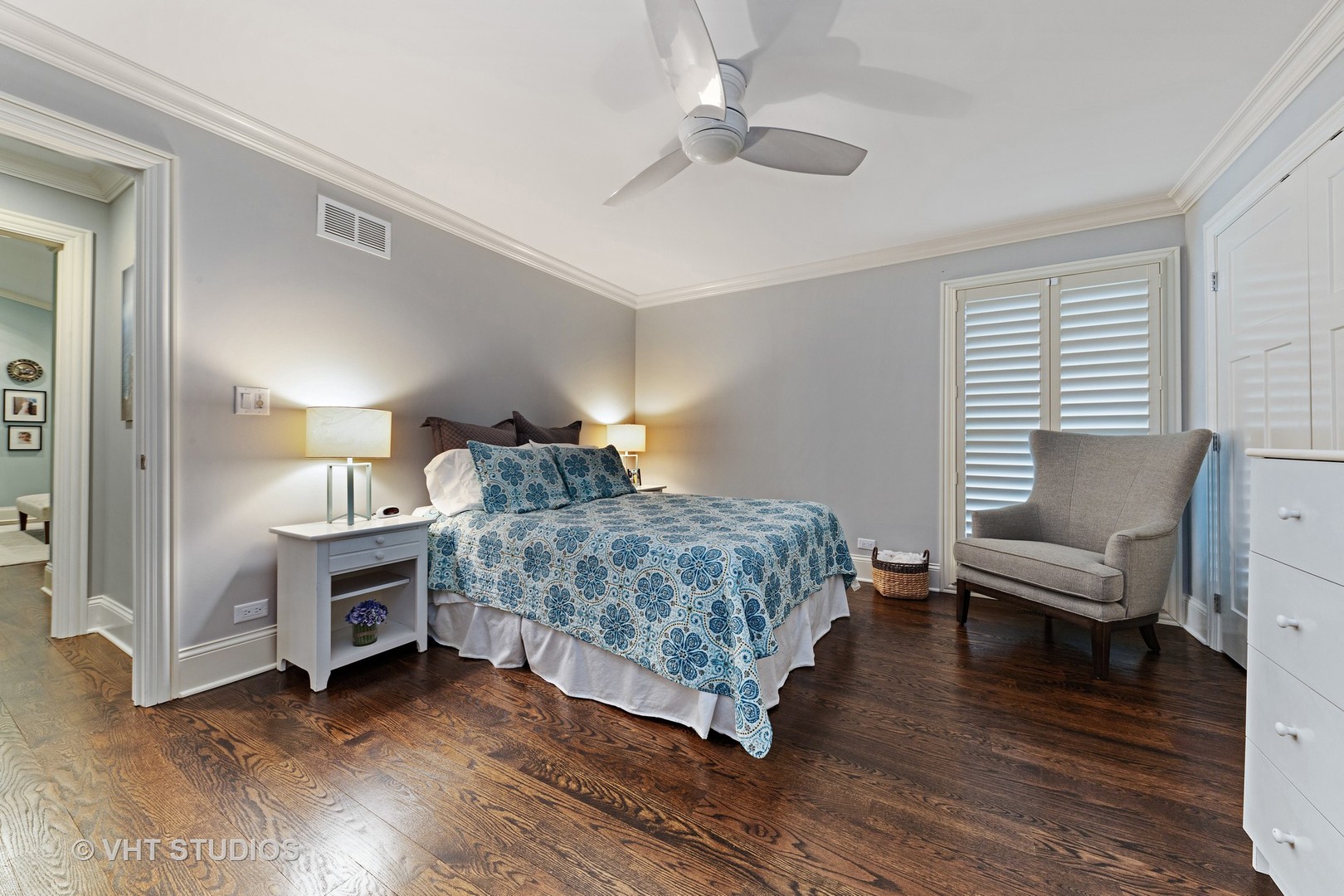 2801 Meyers Road Oak Brook, IL 60523 - Photo 24 of 48 a bedroom with a bed and a chair