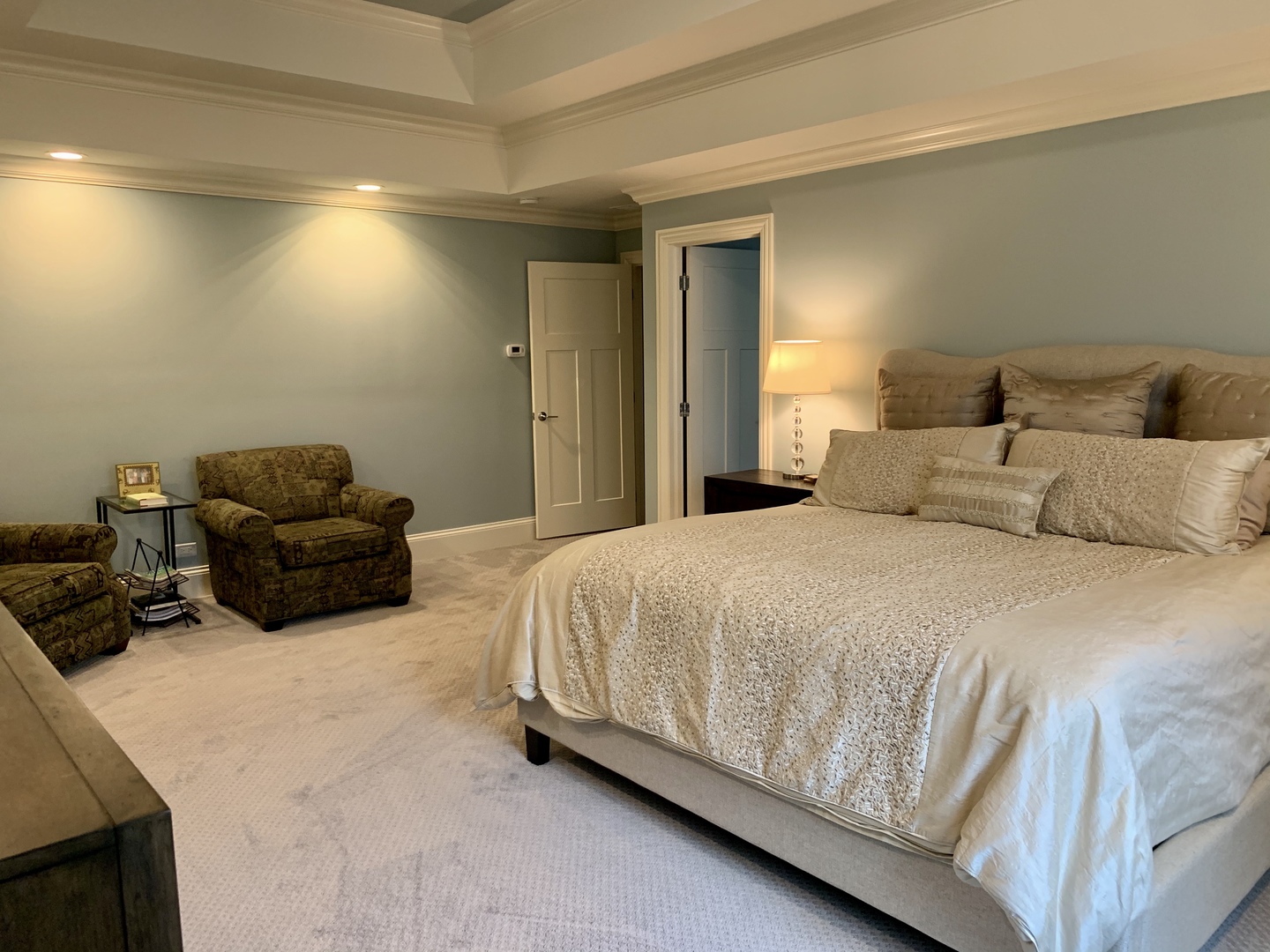 2801 Meyers Road Oak Brook, IL 60523 - Photo 32 of 48 a bedroom with a bed and a couch