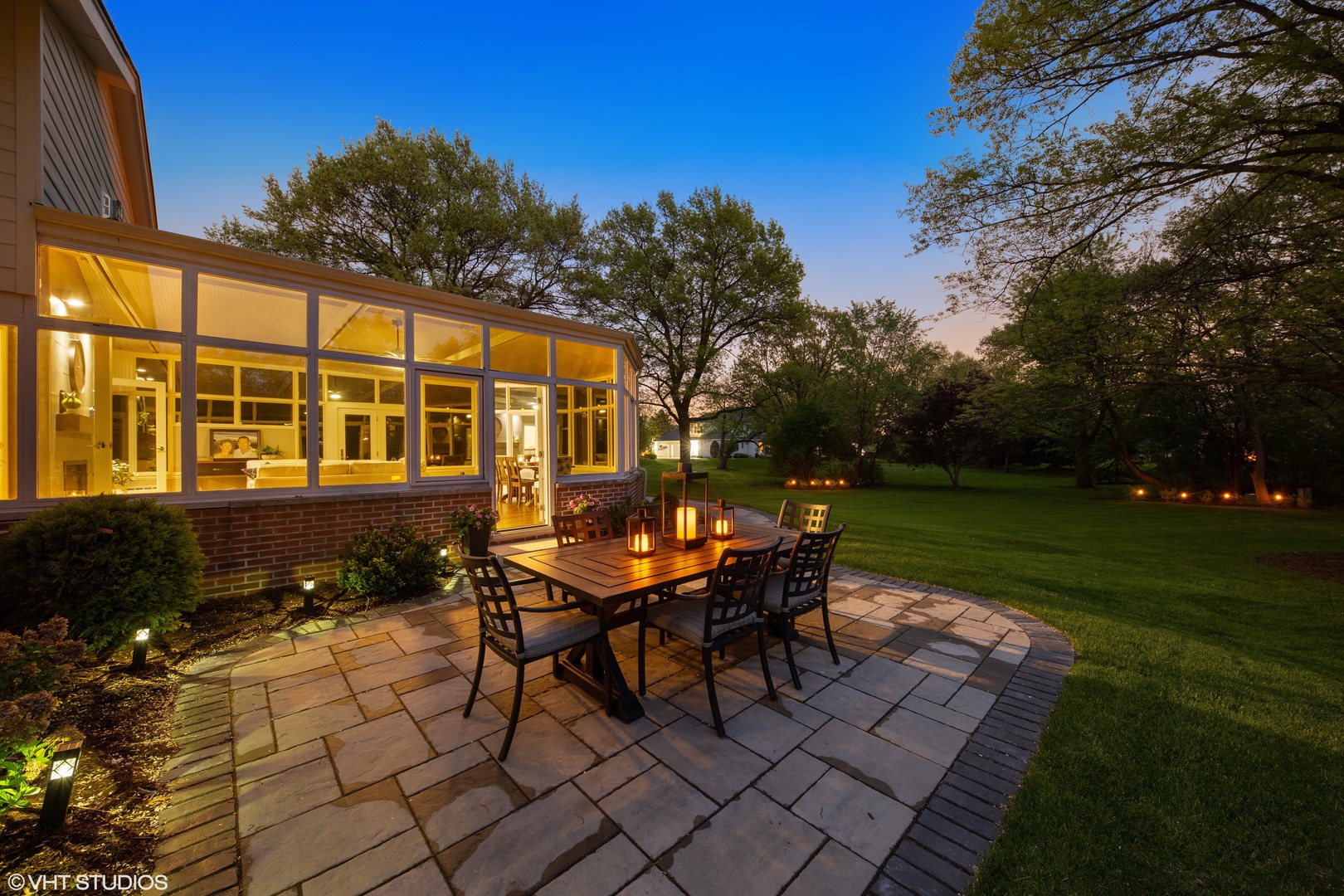 2801 Meyers Road Oak Brook, IL 60523 - Photo 37 of 48 a backyard of a house with outdoor seating