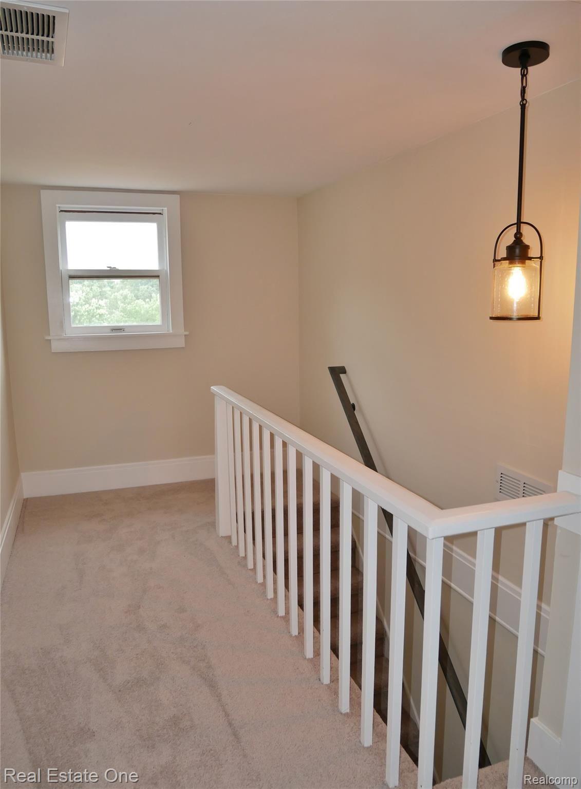 4350 Morgan Road Lake Orion, MI 48359 - Photo 19 of 28 upper hallway.JPG