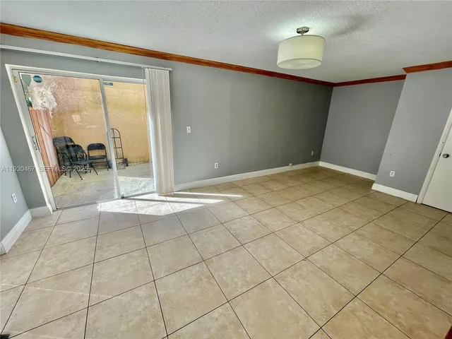 a view of livingroom with furniture