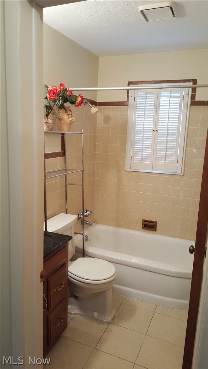 5982 Dunham Road Maple Heights, OH 44137 - Photo 7 of 18 A really nice 1st floor full bathroom.