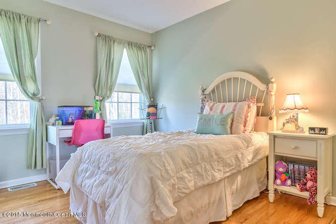 7 Marc Road West Long Branch, NJ 07764 - Photo 19 of 82 7 Marc Rd West Long Branch NJ-small-082-