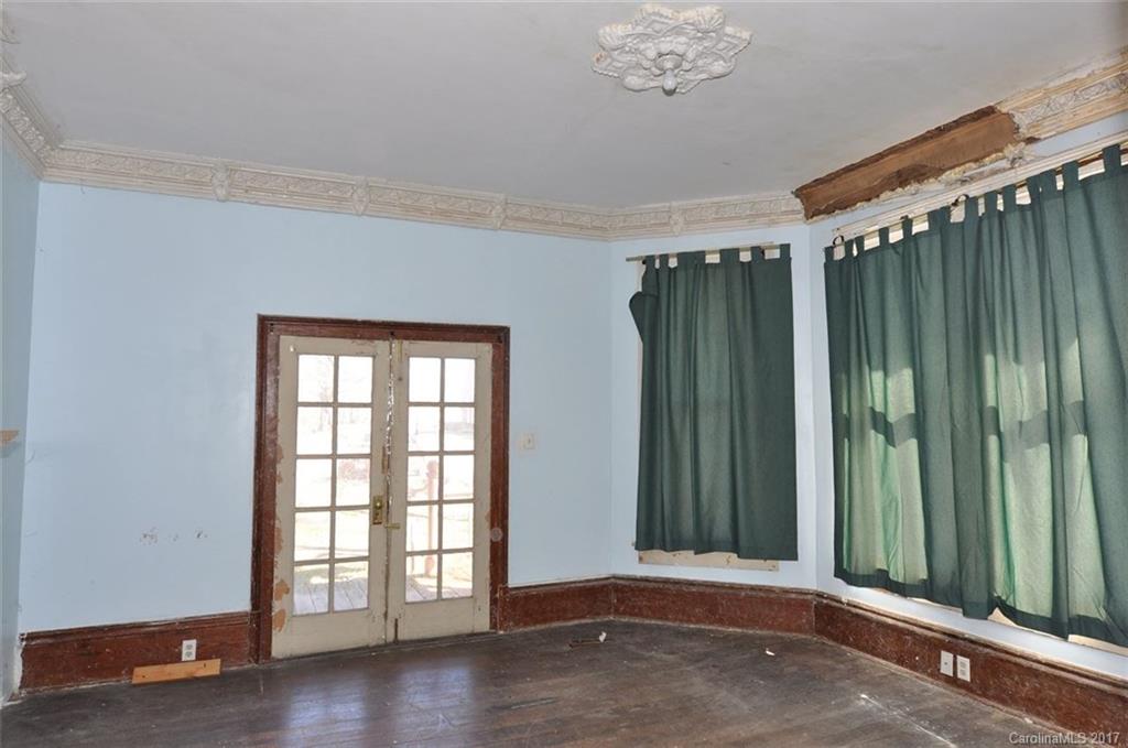 100 York Street Chester, SC 29706 - Photo 3 of 22 Gallery Image 3