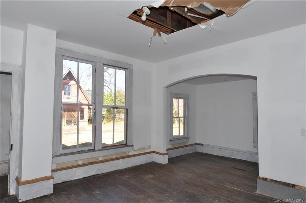 100 York Street Chester, SC 29706 - Photo 5 of 22 Gallery Image 5
