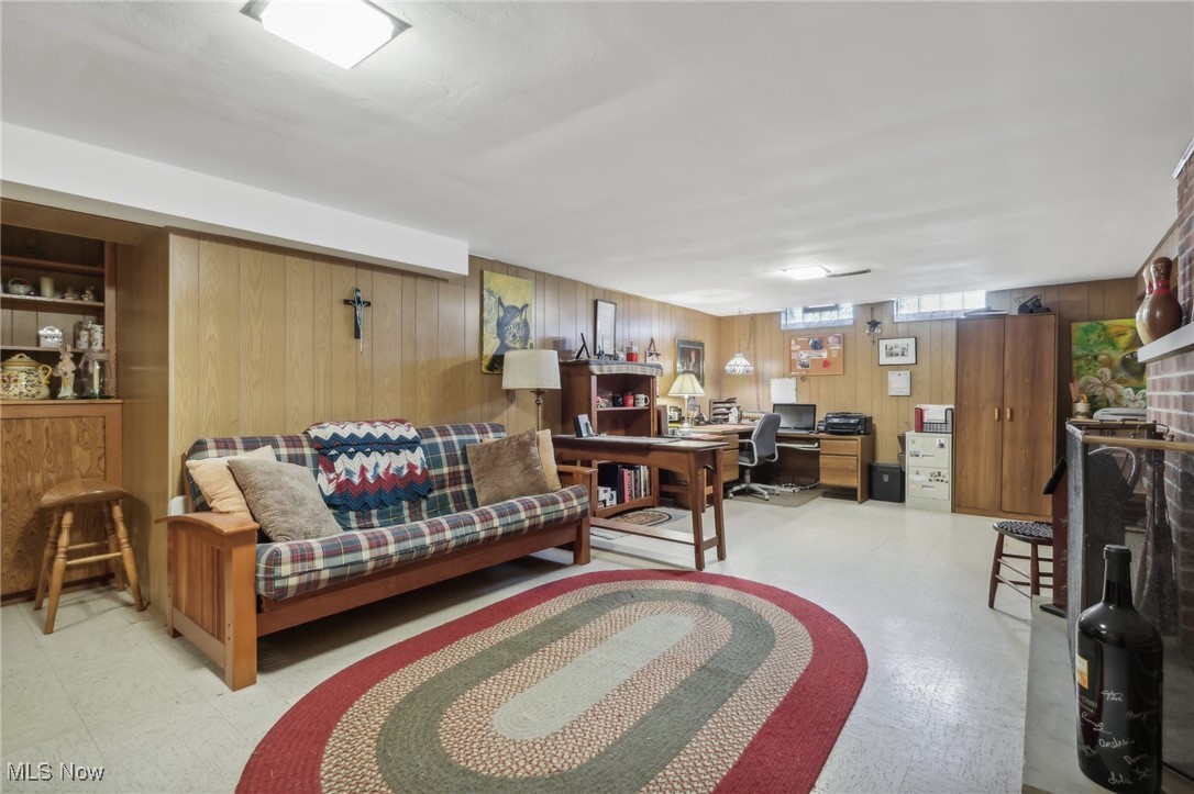 1095 Dorsh Road Cleveland, OH 44121 - Photo 21 of 33 Gallery Image 21