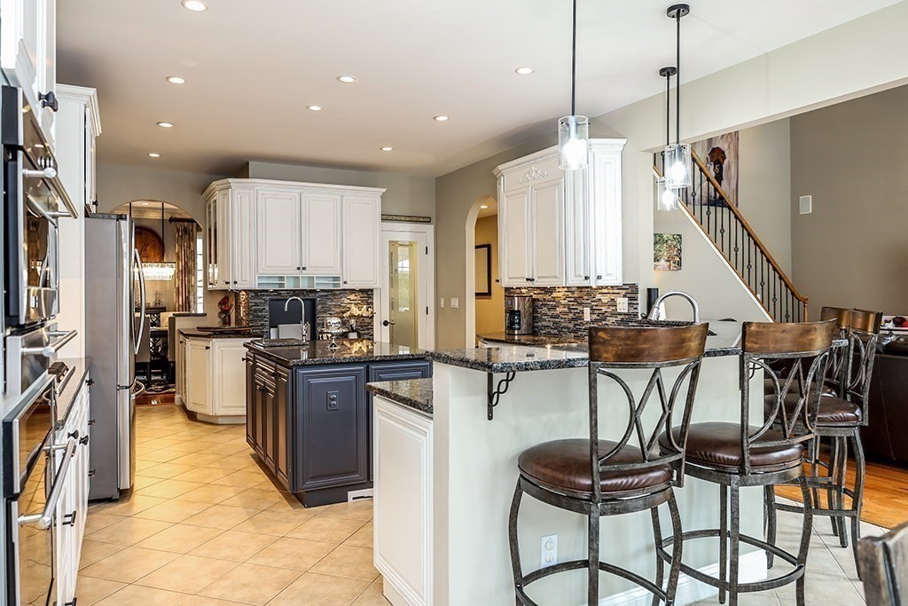 68 Lakeview Road Foxboro, MA 02035 - Photo 8 of 42 Gallery Image 8